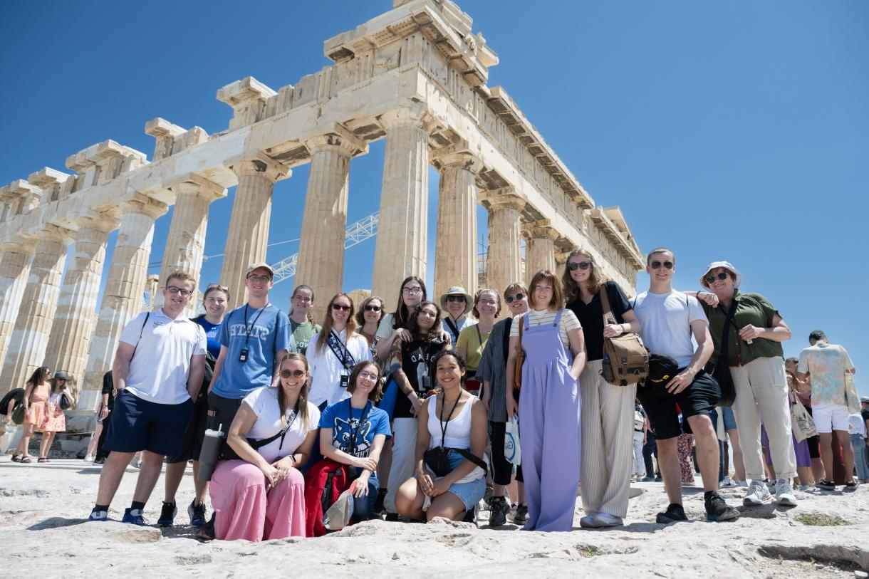 Group Photo: 荣誉 学生 in Greece